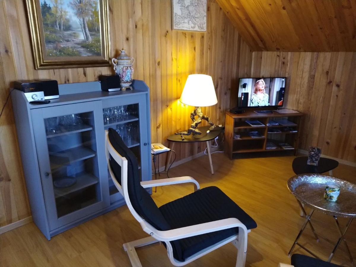 Cozy Apartment In Paliseul With Garden Carlsbourg Esterno foto