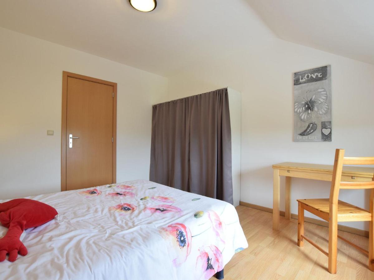Cozy Apartment In Paliseul With Garden Carlsbourg Esterno foto